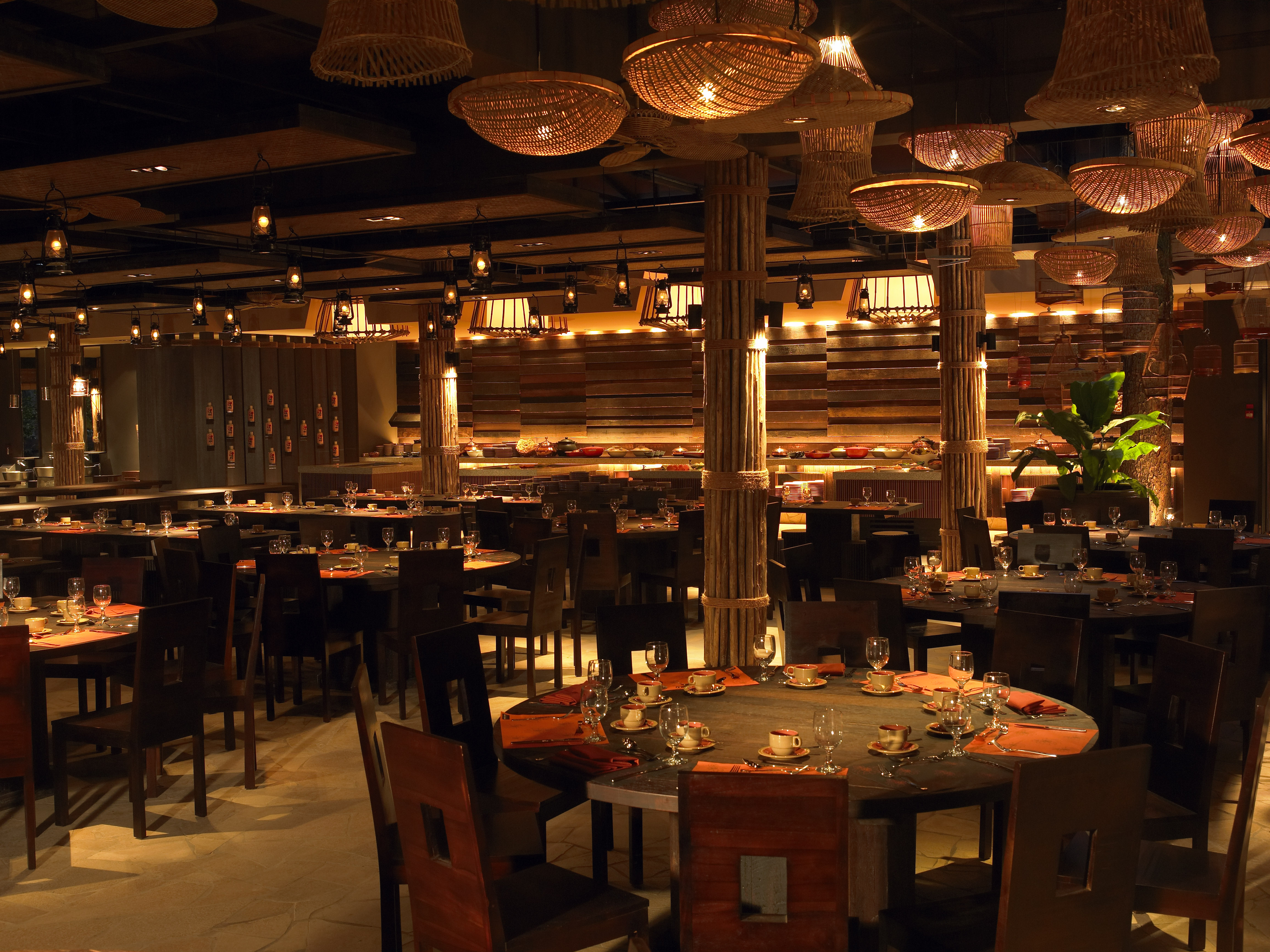 本プランにご夕食は含まれません。各自園内にてお済ませください。